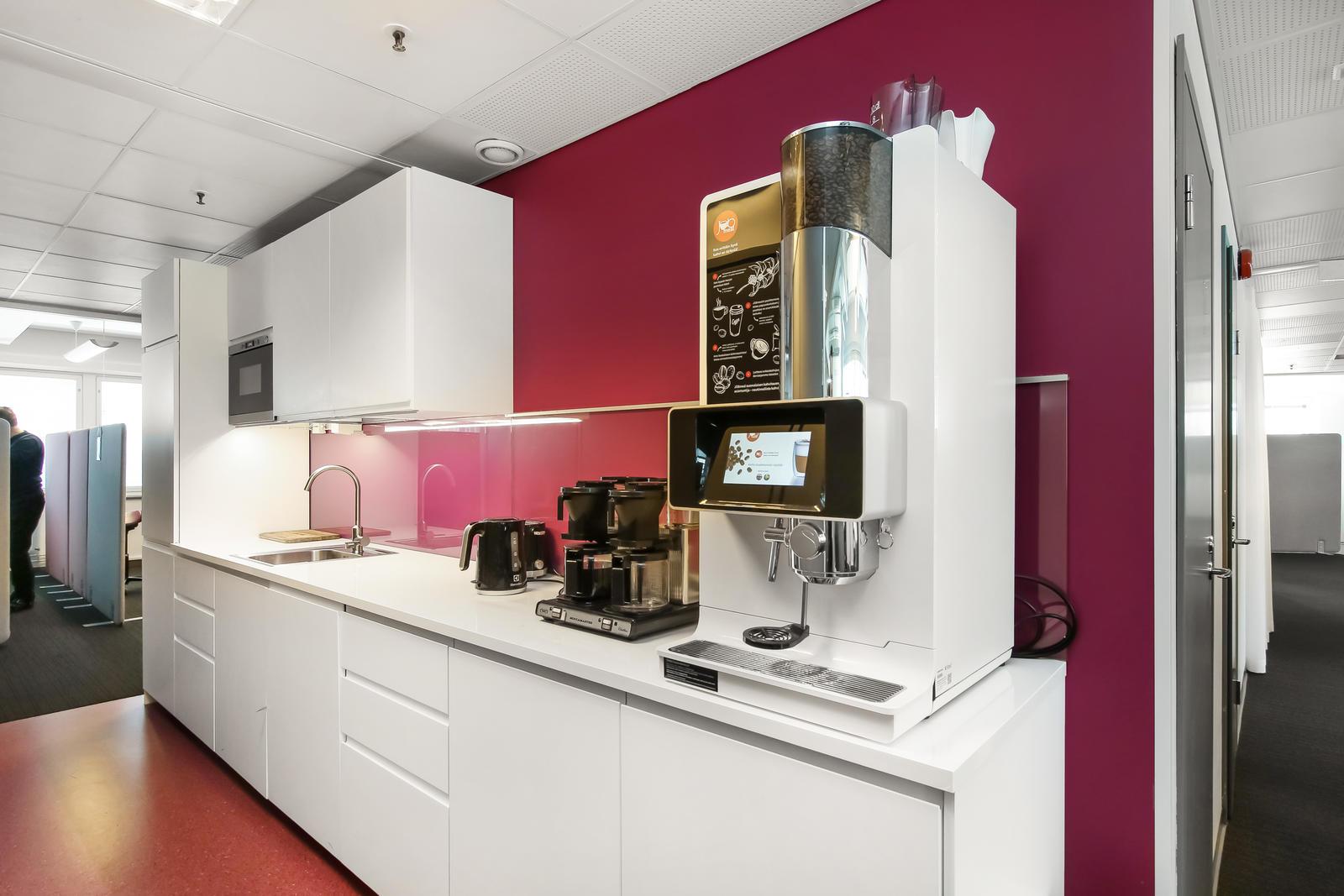 Hatanpään valtatie 24 TAMPERE, 1077m2, 2. kerros, Toimistotila