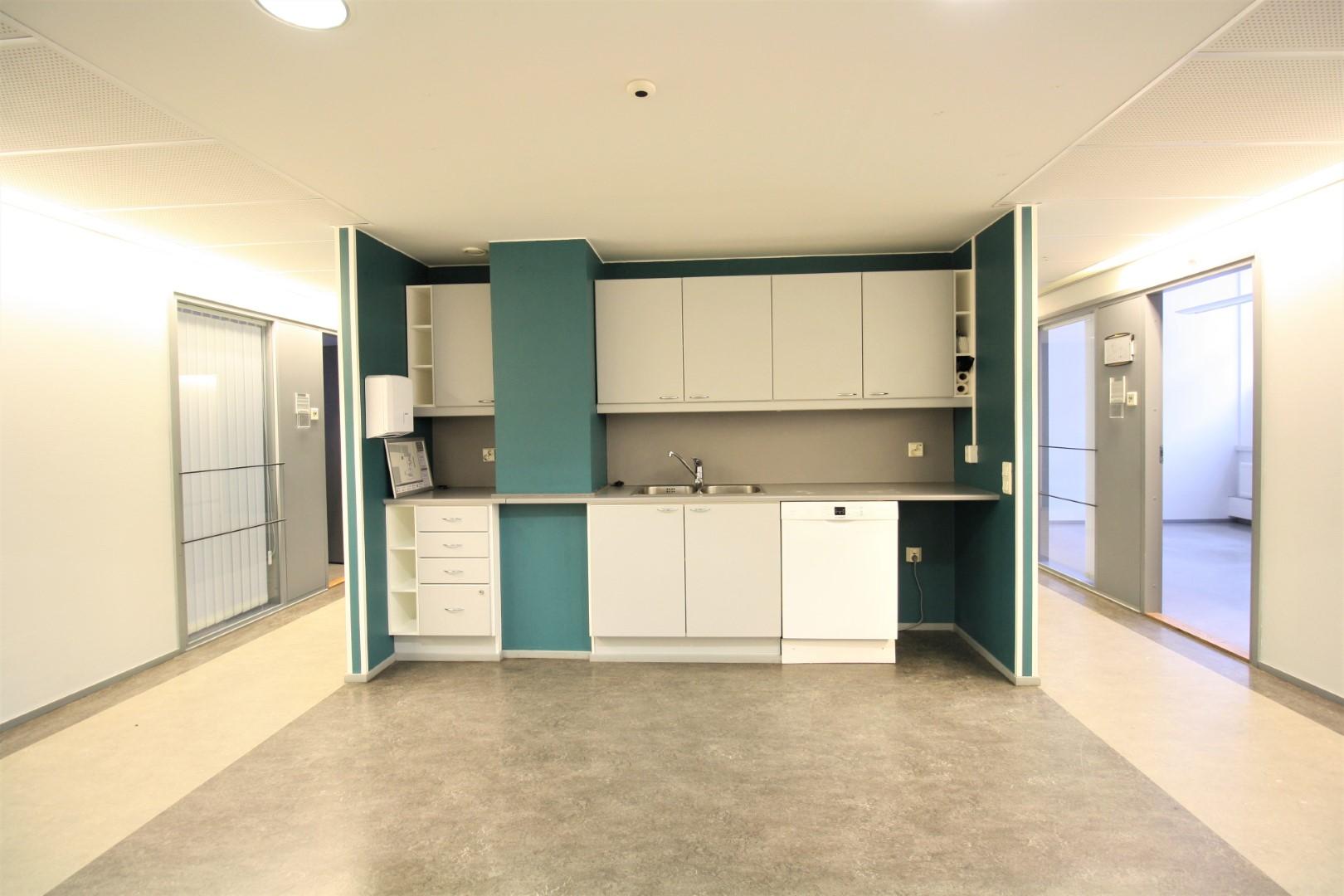 Hämeentie 13 A, 446m2, 2. kerros, Toimistotila