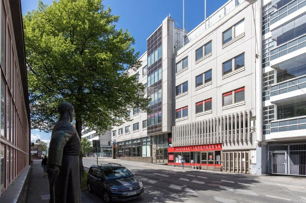 Palokunnankatu 26 HÄMEENLINNA, 240m2, Katutaso, Liiketila