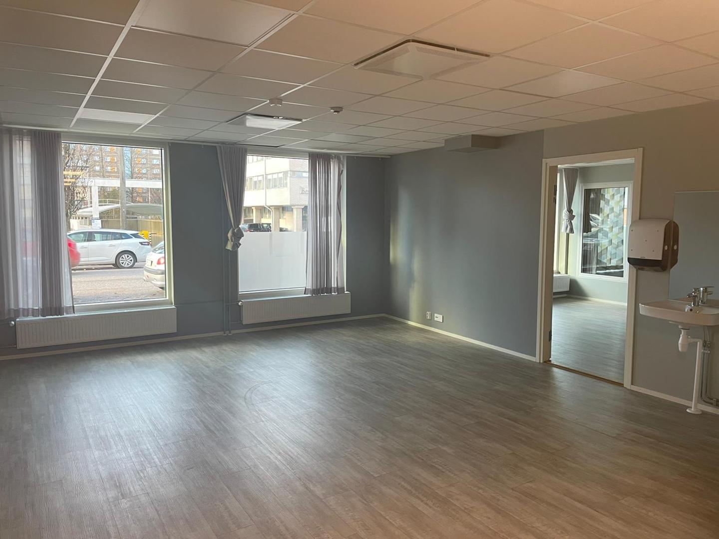 Itälahdenkatu 21, 520m2, Katutaso, Liiketila