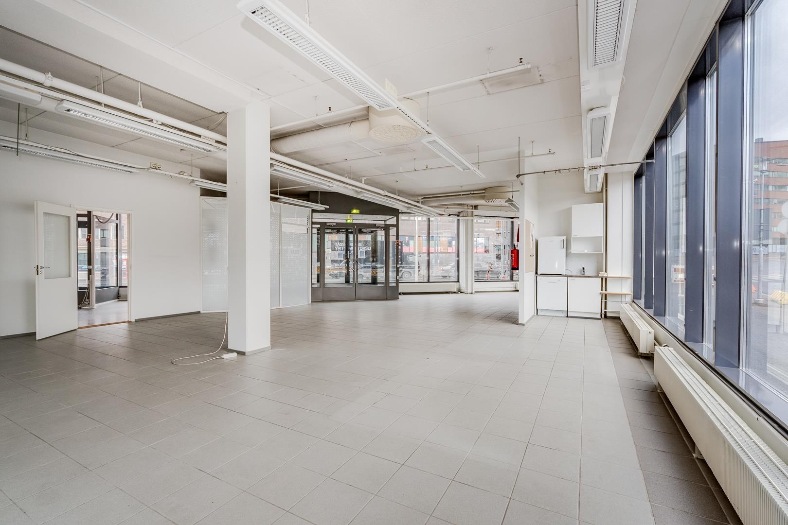Hatanpään valtatie 24 TAMPERE, 259m2, Katutaso, Liiketila