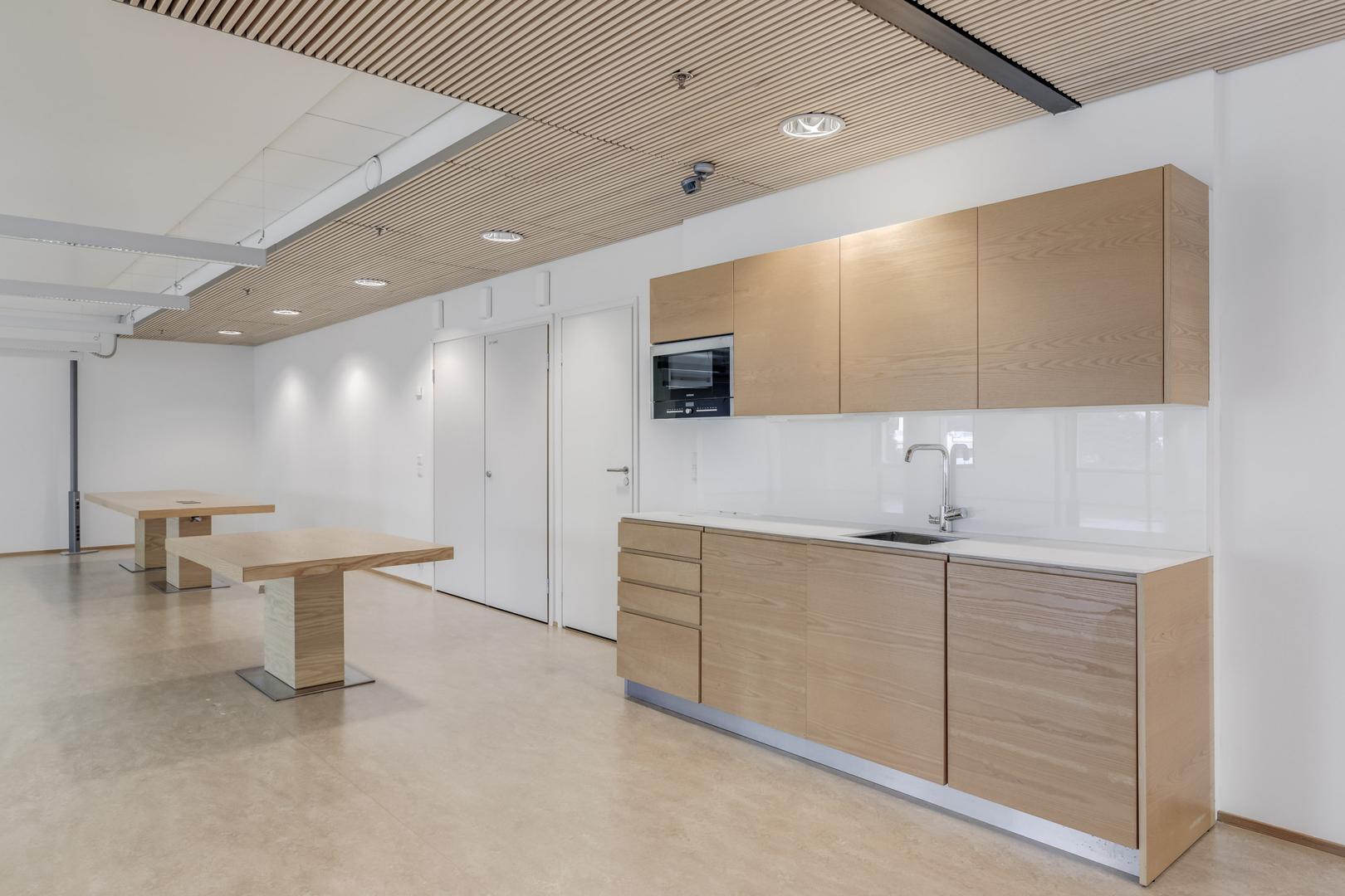Revontulenpuisto 2, 10000m2, 2.-9. kerros, Toimistotila