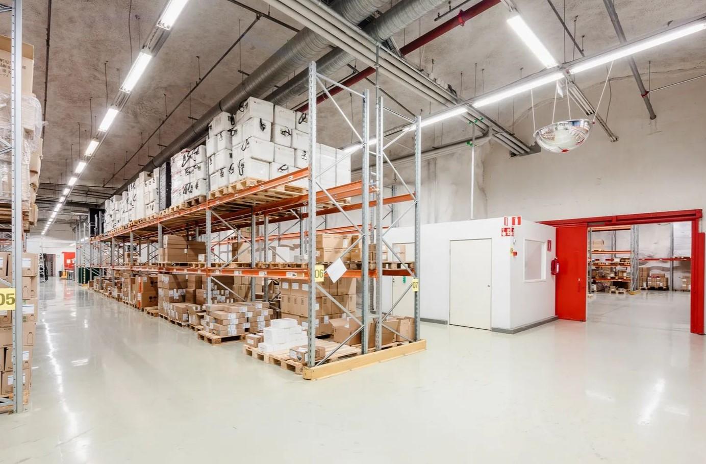 Kivihaantie 7, 2000m2, , Toimistotila