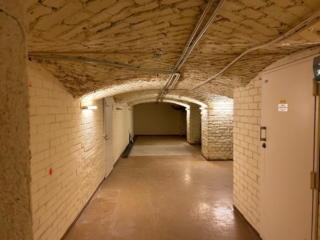 Kanavakatu 3 C, 1000m2, Kellari, Varastotila