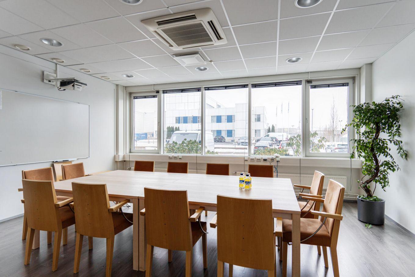 Ansatie 6a, 620m2, 2. kerros, Toimistotila