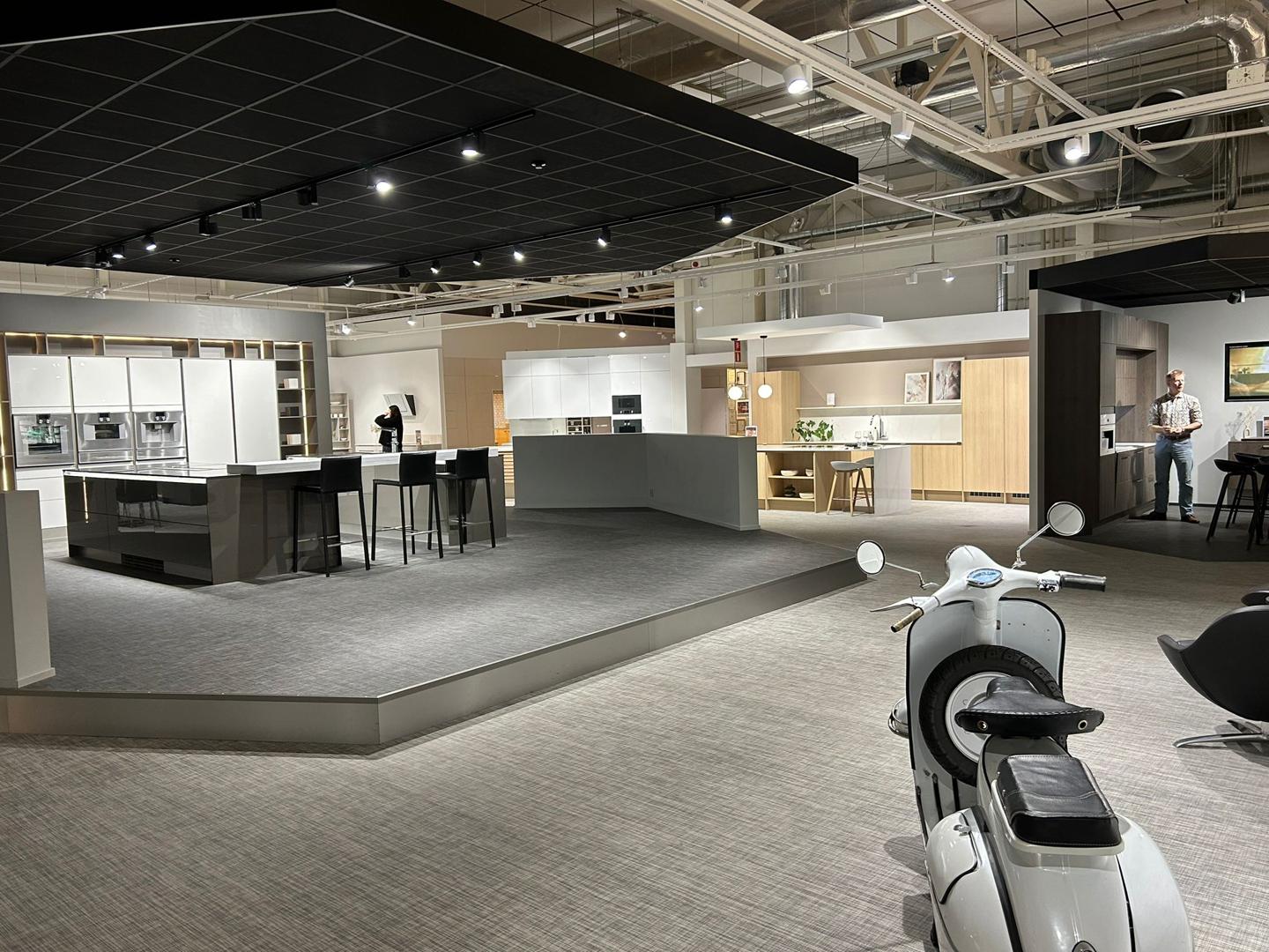 Martinkuja 10, 1500m2, Katutaso, Liiketila