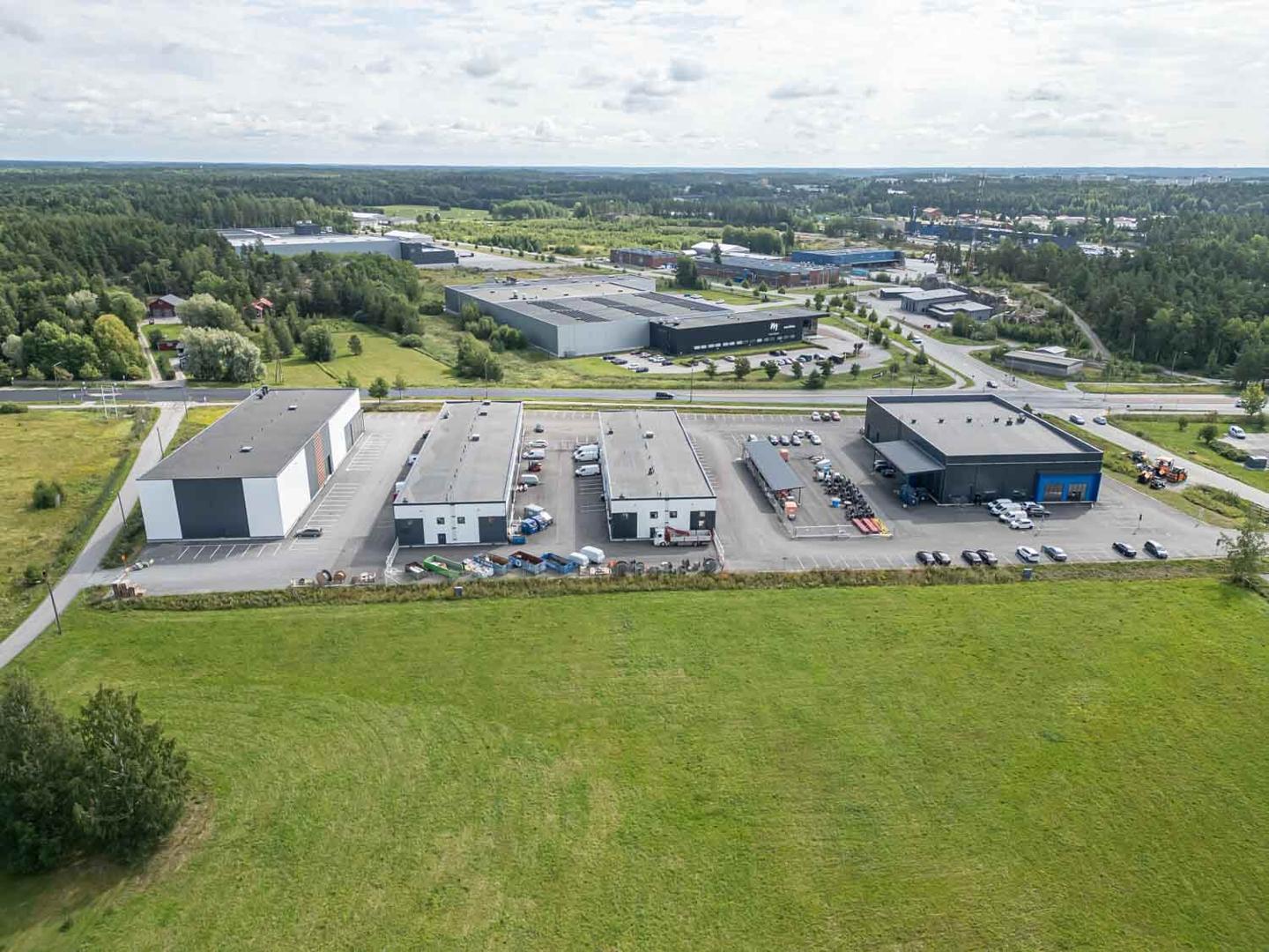 Kuninkaanväylä 35 RAISIO, 894m2, 1. kerros, Tuotantotila