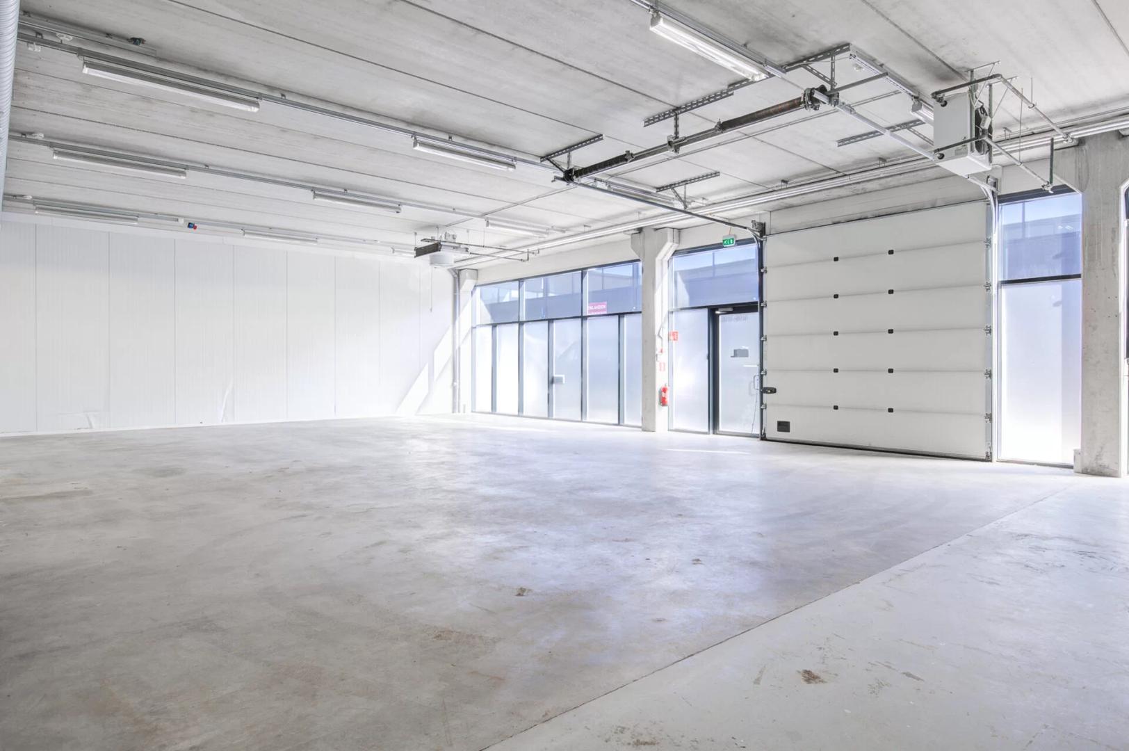 Tillinmäentie 3, 268m2, Katutaso, Varastotila