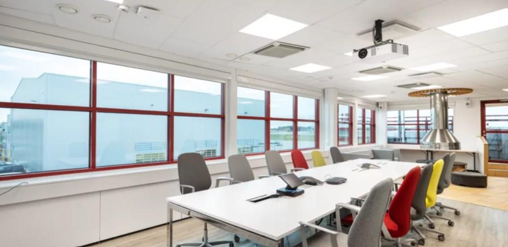 Tullimiehentie 10, 4600m2, , Varastotila