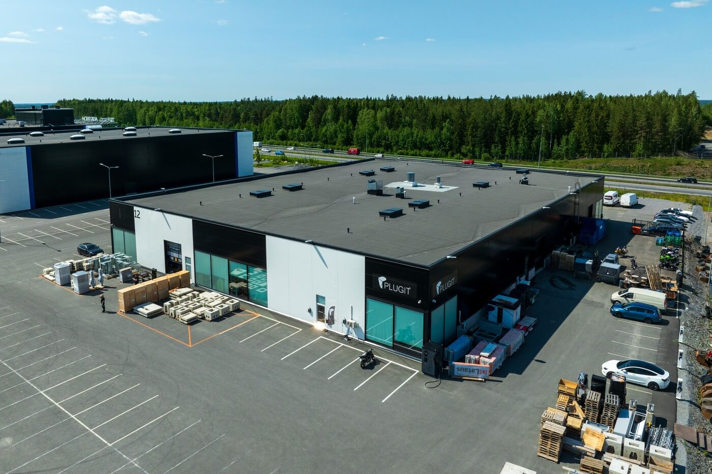 Autokeskuksentie 12, 403m2, 1. kerros, Liiketila