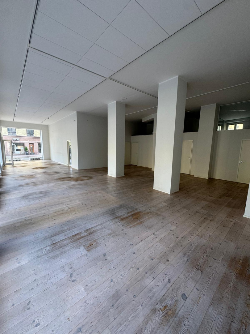 Eteläinen Hesperiankatu 8, 250m2, Katutaso, Liiketila