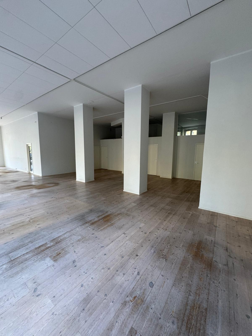 Eteläinen Hesperiankatu 8, 250m2, Katutaso, Liiketila
