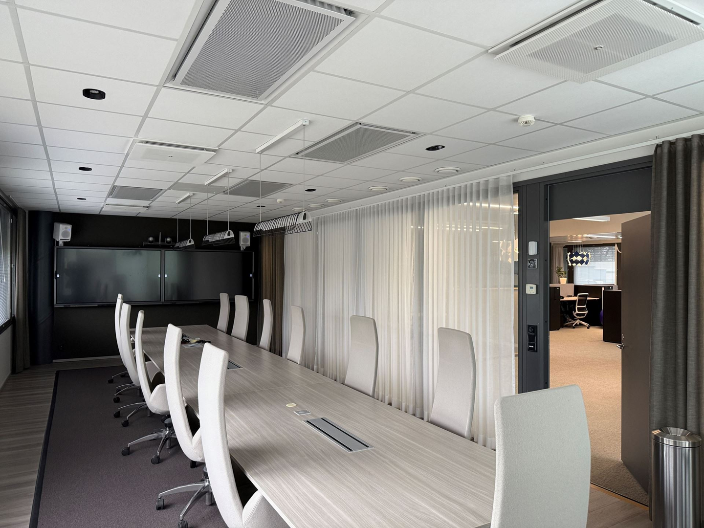 Panuntie 11 C, 6500m2, Useita kerroksia, Toimistotila