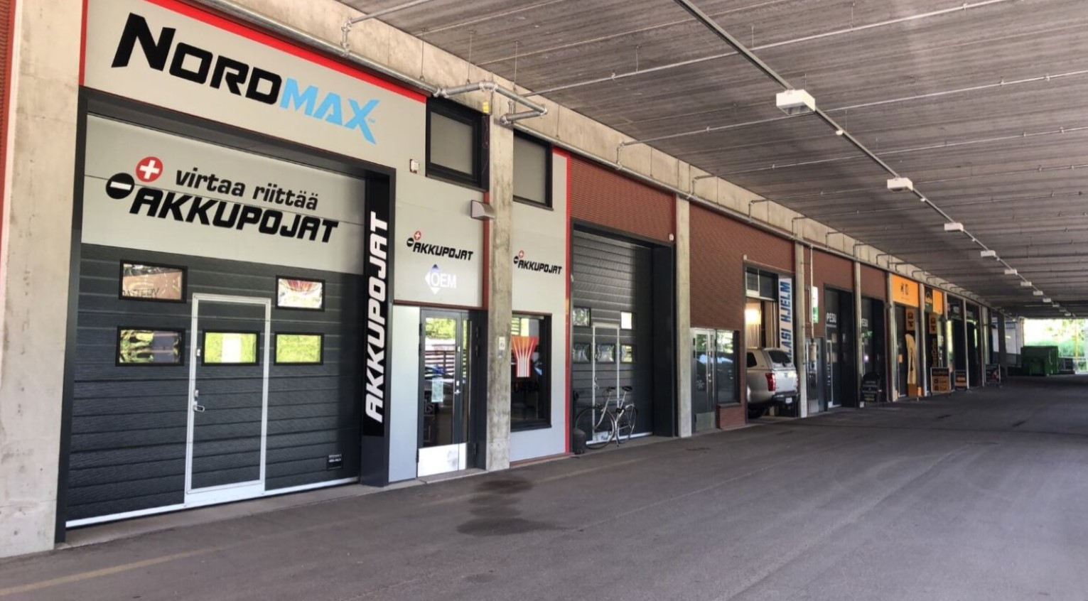 Sillankorva 15, 331m2, Katutaso, Liiketila