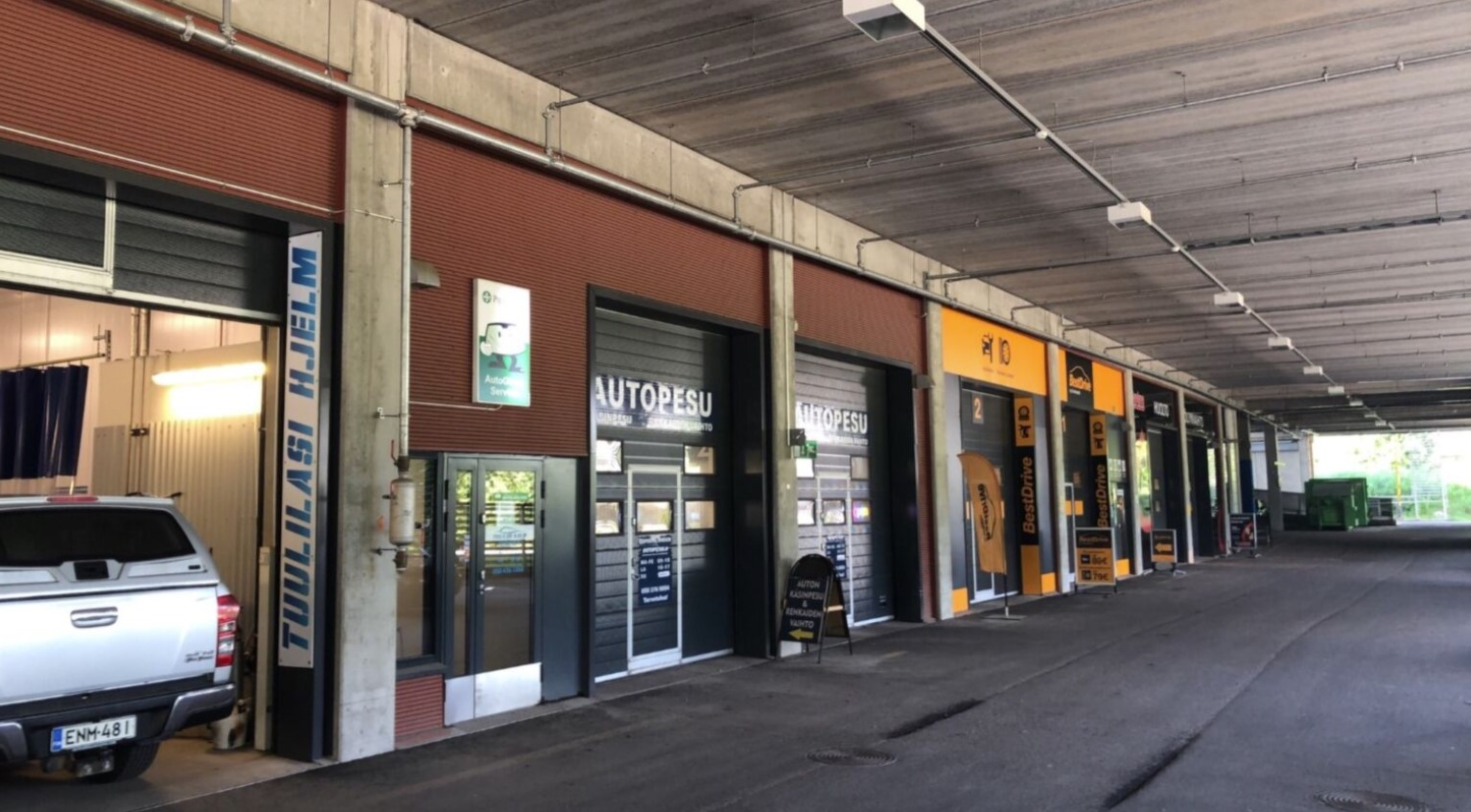 Sillankorva 15, 331m2, Katutaso, Liiketila