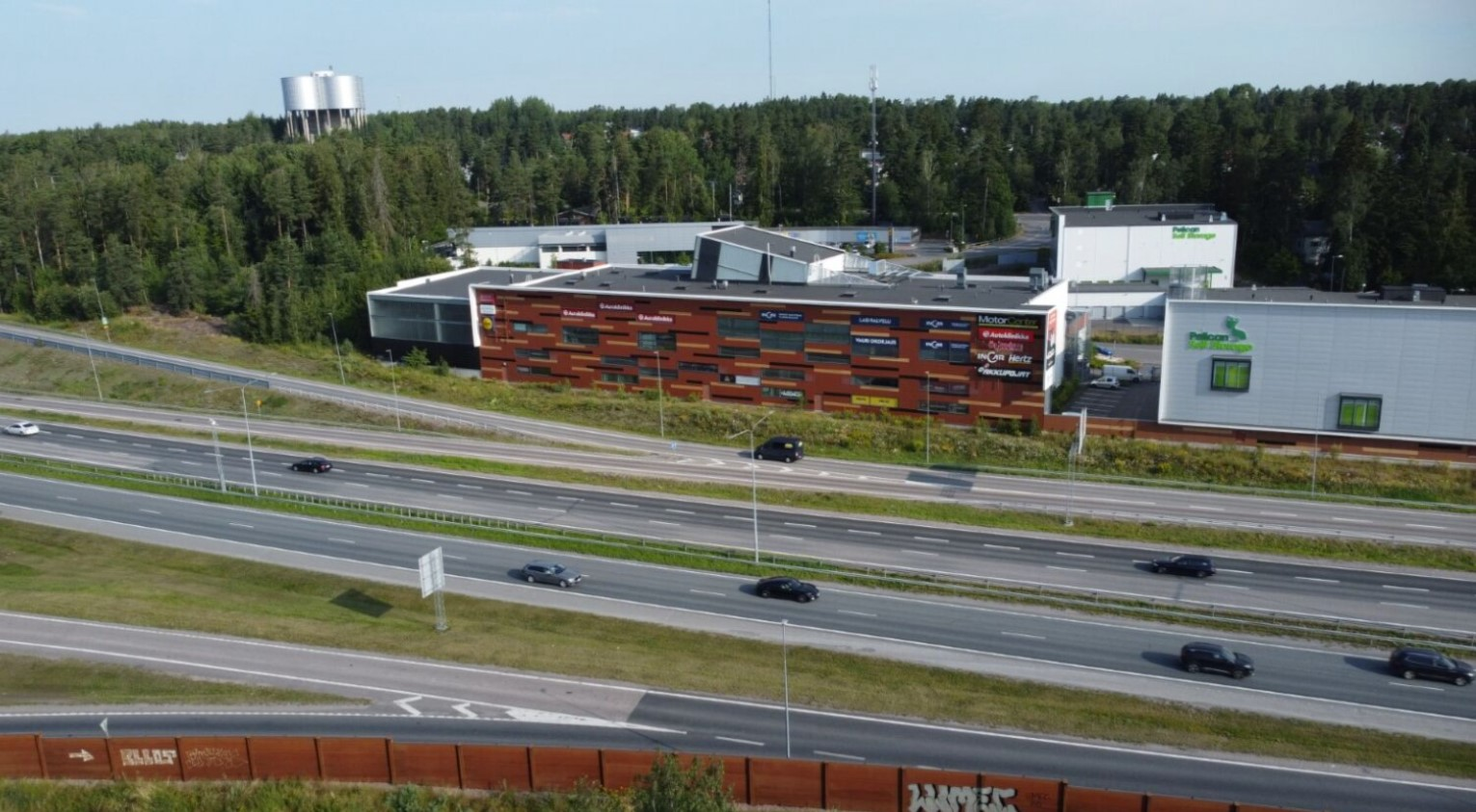 Sillankorva 15, 331m2, Katutaso, Liiketila