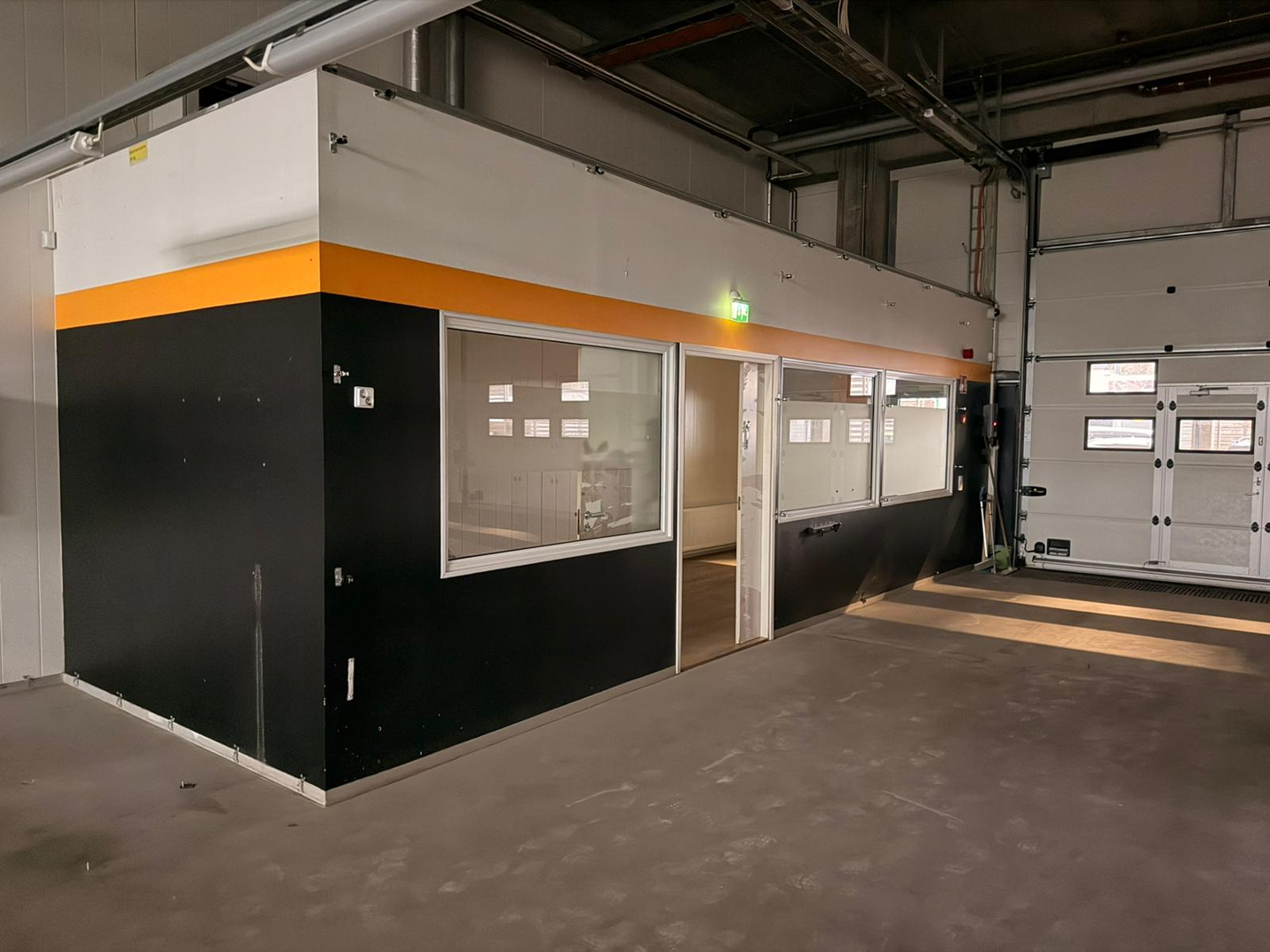 Sillankorva 15, 331m2, Katutaso, Liiketila