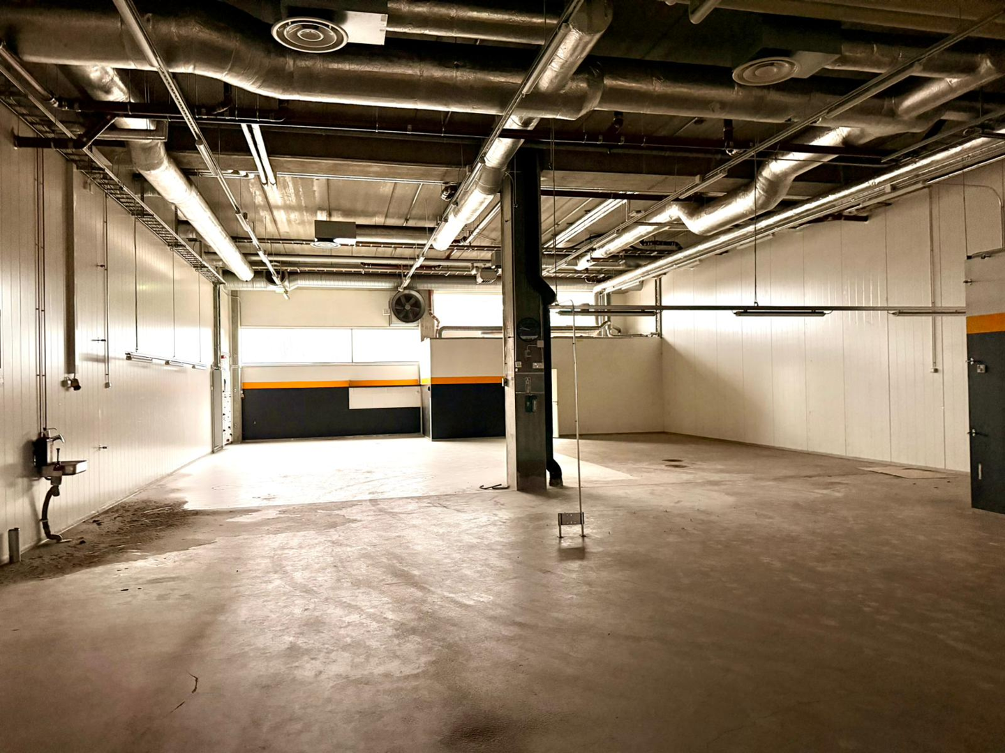 Sillankorva 15, 331m2, Katutaso, Liiketila