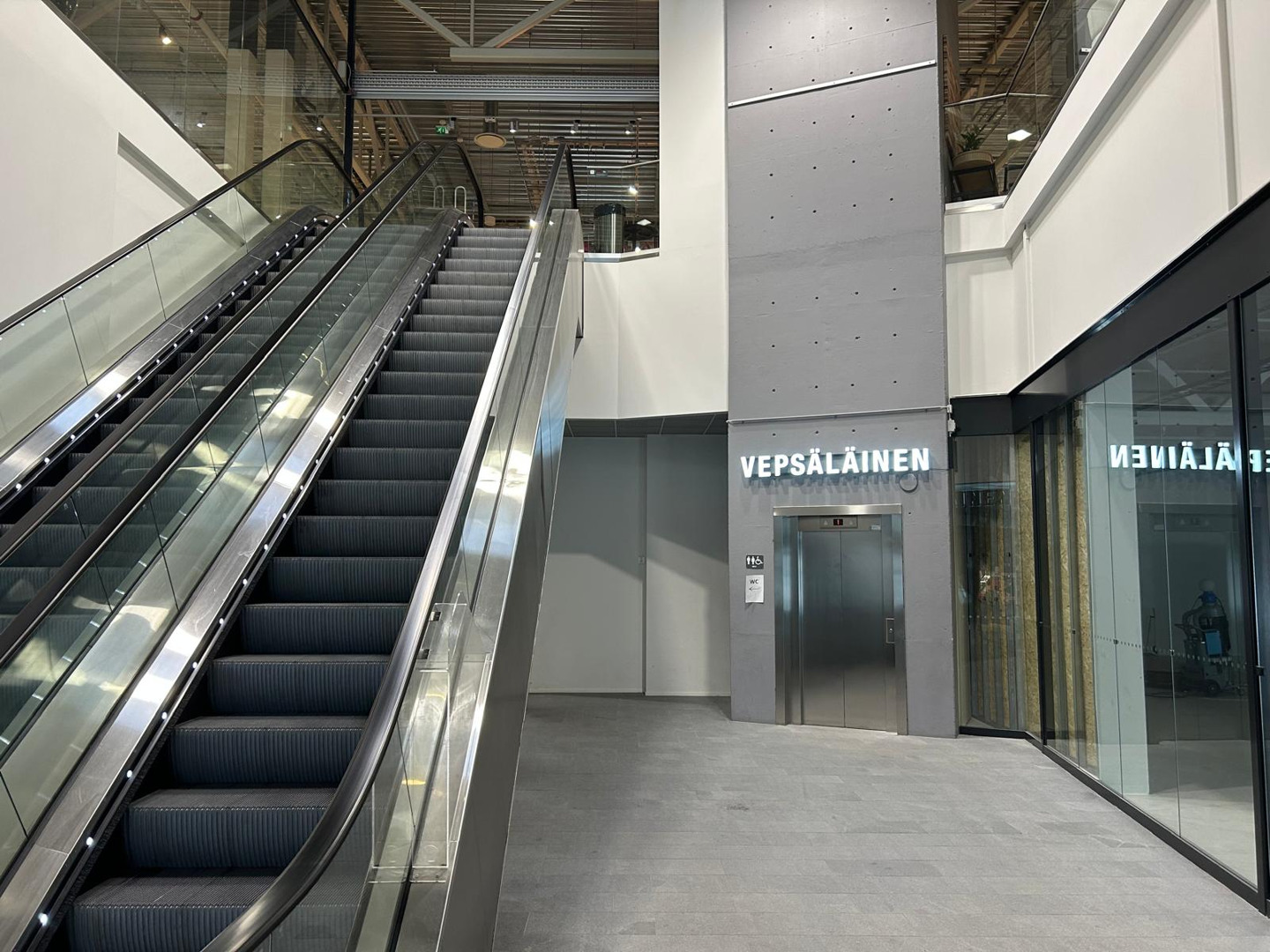 Porttipuistontie 1, 1948m2, 2. kerros, Liiketila