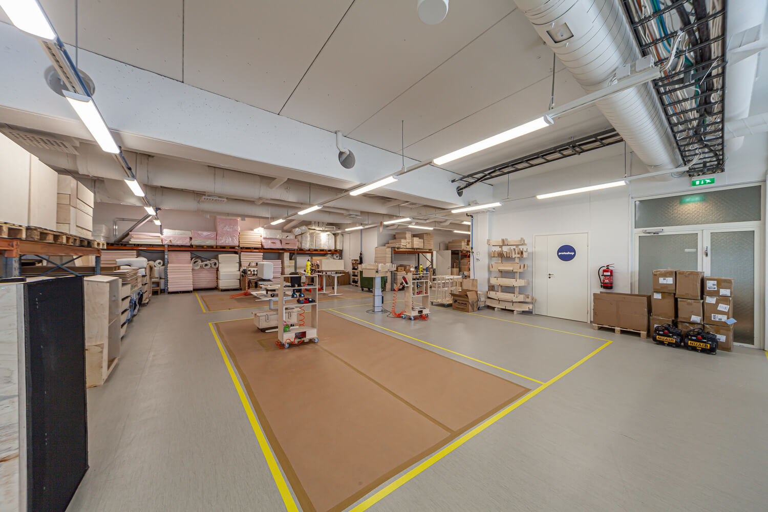 Koivuvaarankuja 2, 594m2, 2. kerros, Tuotantotila