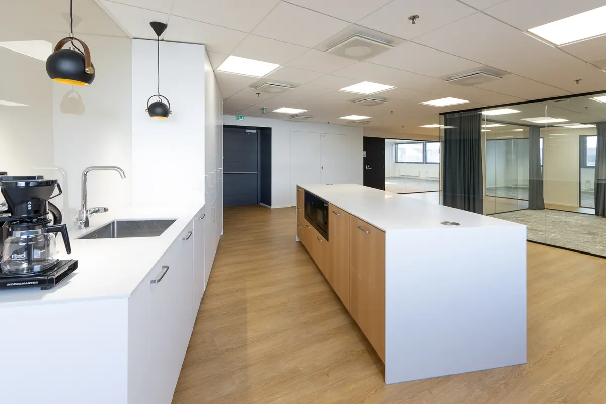 Hitsaajankatu 22, 552m2, 5. kerros, Toimistotila