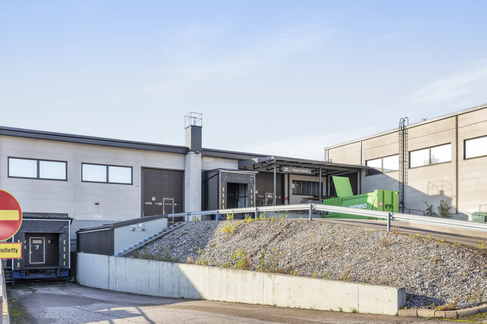 Vantaanpuistontie 31, 260m2, Katutaso, Varastotila