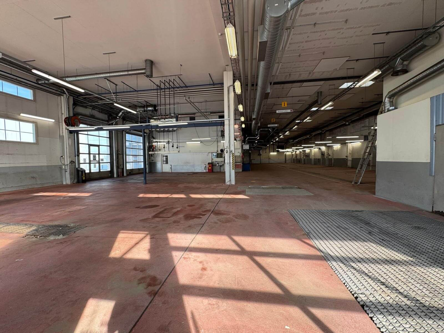 Muonamiehentie 12, 2100m2, , Varastotila