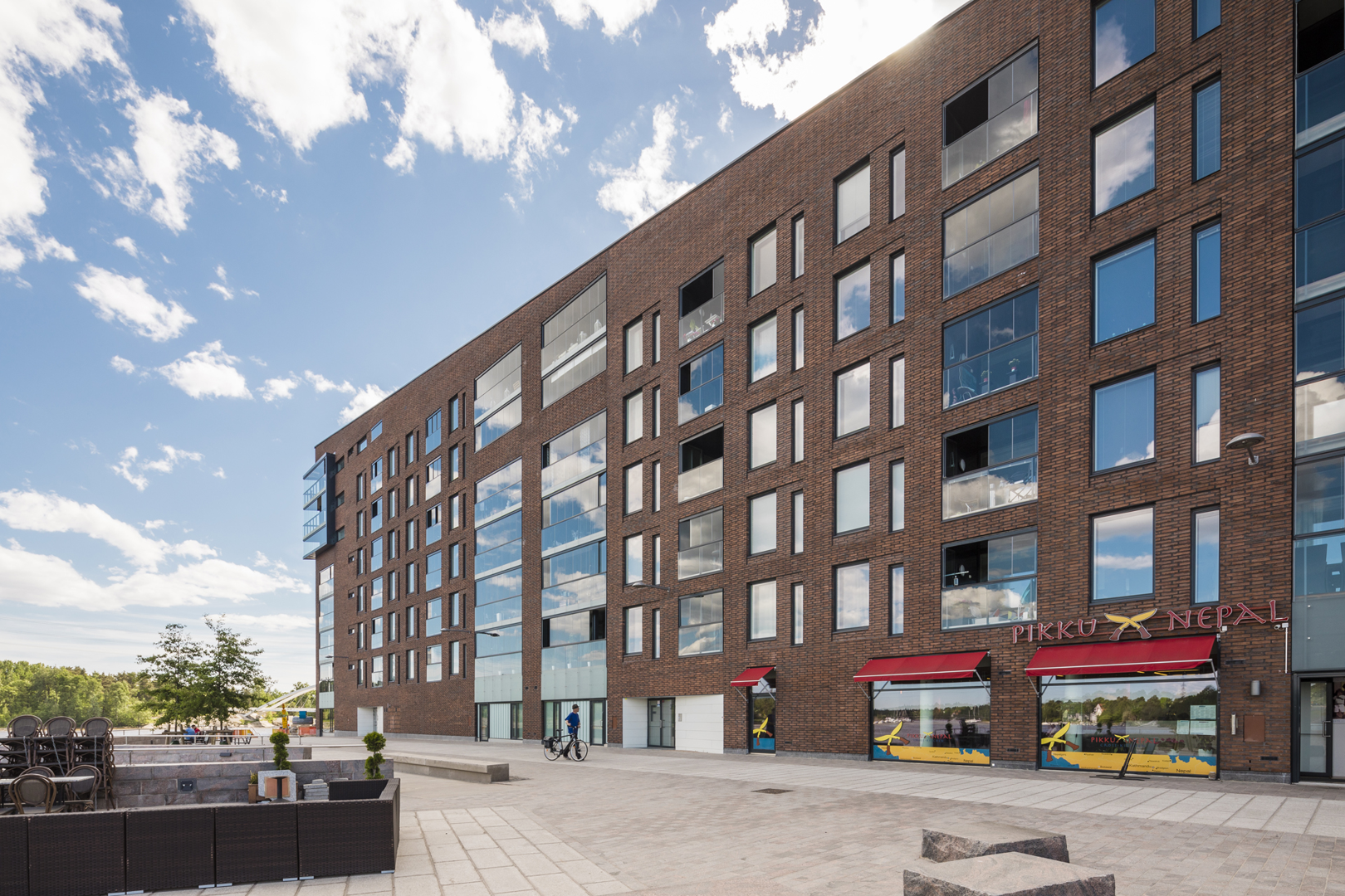 Sörnäistenlaituri 3, 81m2, Katutaso, Liiketila
