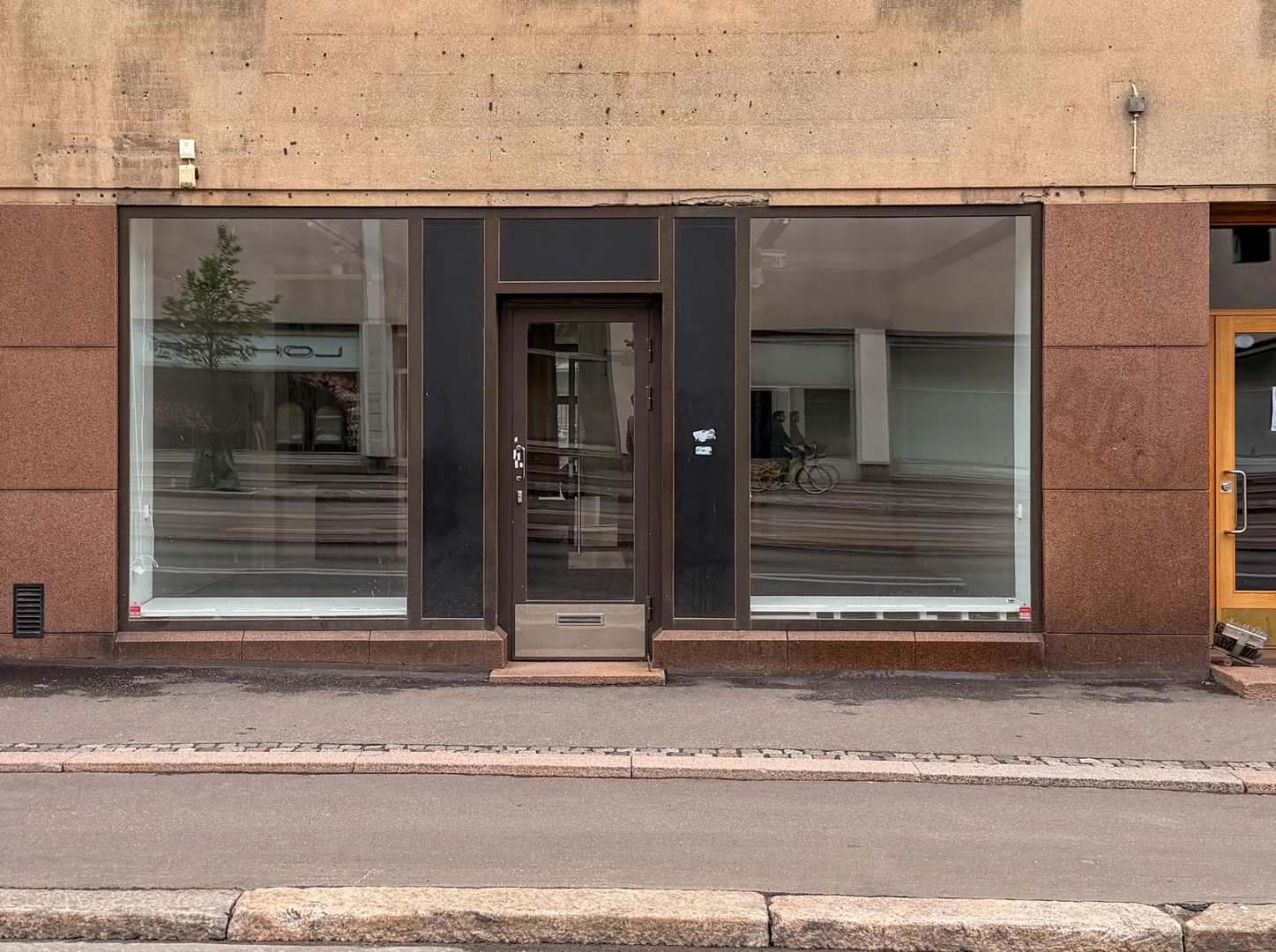 Mannerheimintie 68, 250m2, Katutaso, Liiketila