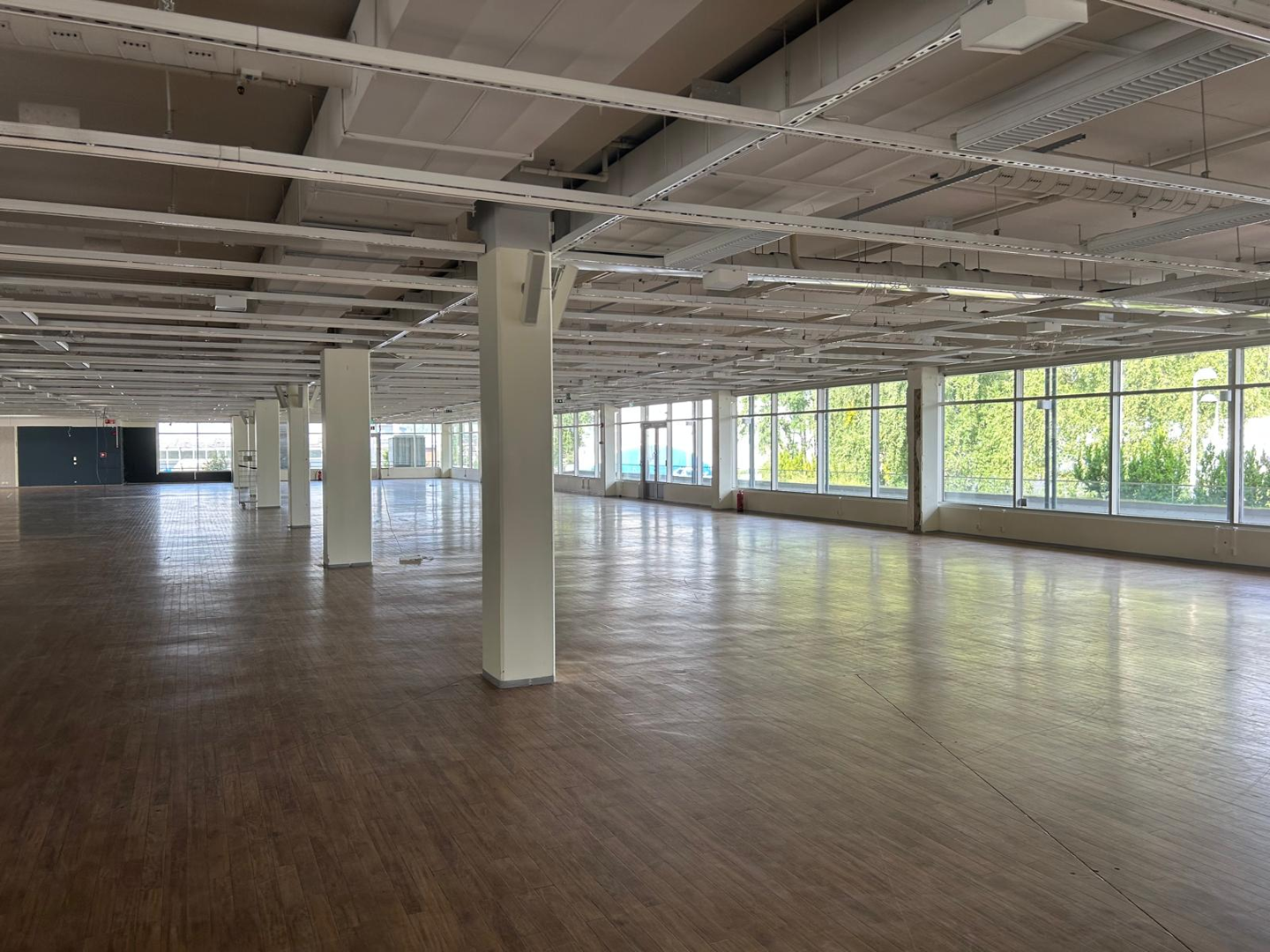 Martinsillantie 2a, 1500m2, Katutaso, Liiketila