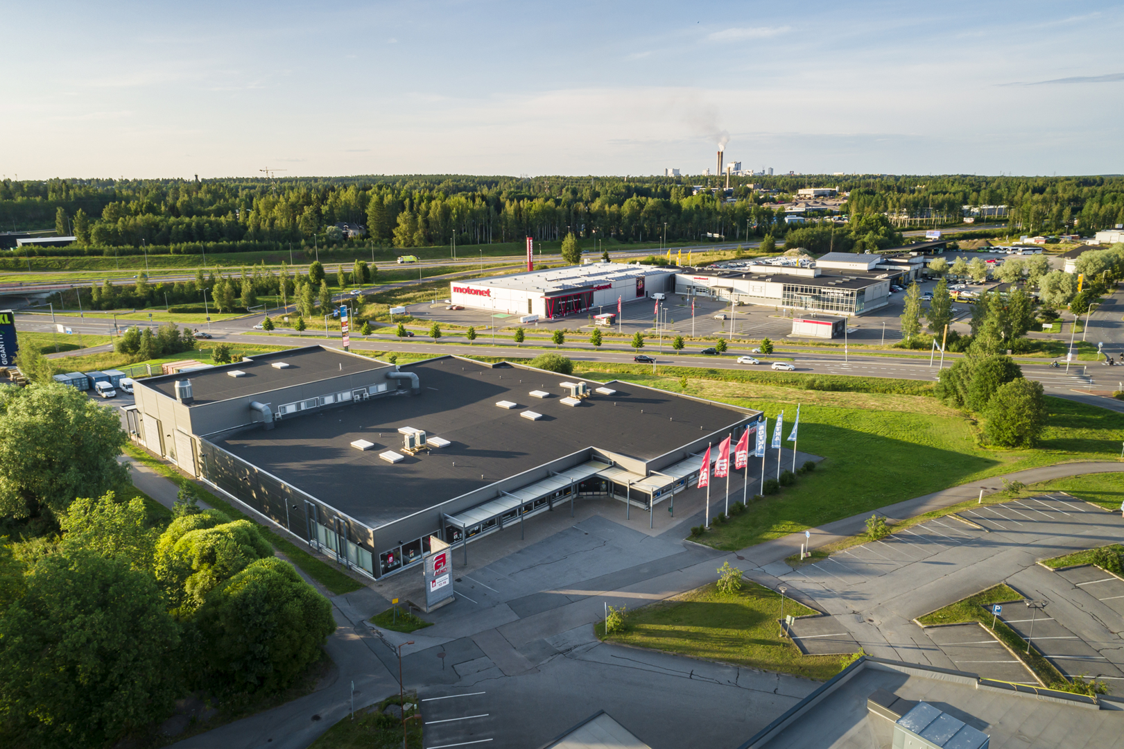 Myllymäenraitti 1, 3400m2, , Liiketila